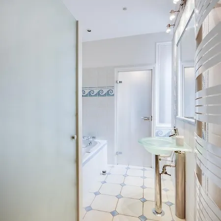 Grand 8 Personnes Terrasse Privative Hyper Centre Calme Appartement