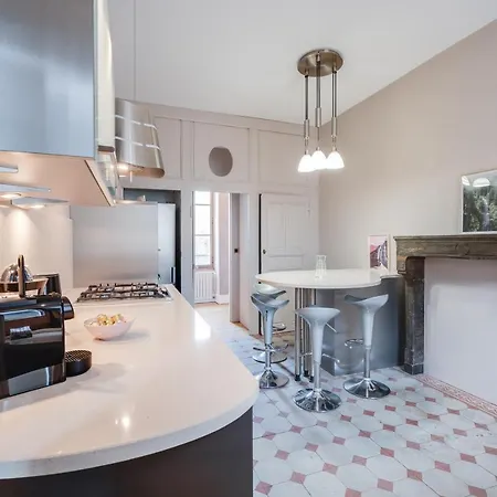 Grand 8 Personnes Terrasse Privative Hyper Centre Calme * Lons-le-Saunier